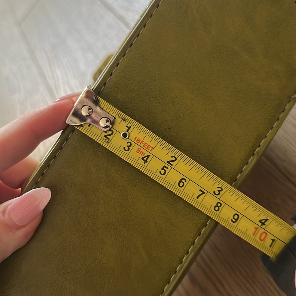 Green handbag with adjustable strap - Picture 5 of 5